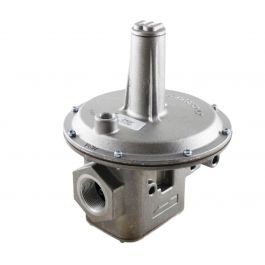 Maxitrol 210E-1 1/2 Gas Pressure Regulator 1.5'' NPT 10 PSI 3-8'' WC Spring Range