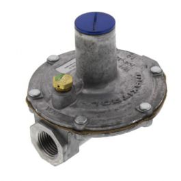 Maxitrol 325-3-1/2 Gas Pressure Regulator 10 PSI 100000 BTU UPC Code: 68541200241