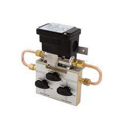 Johnson Controls DP110100U3V4V Pressure Transducer With 3-Valve Manifold 0-100 PSI 4-20 MA