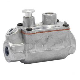 BASO Gas Products H17CA-2C 3/8" x 3/8" Automatic Pilot Valve 133000 BTU Standard Temperature 150°F