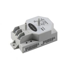 Carrier HK05ZG023 Pressure Transducer 24VDC 4–20mA 2.5" WC